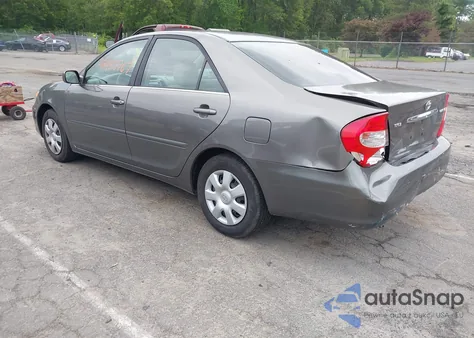 2004 Toyota Camry Le z USA, uszkodzony, nr VIN 4T1BE32K44U840416